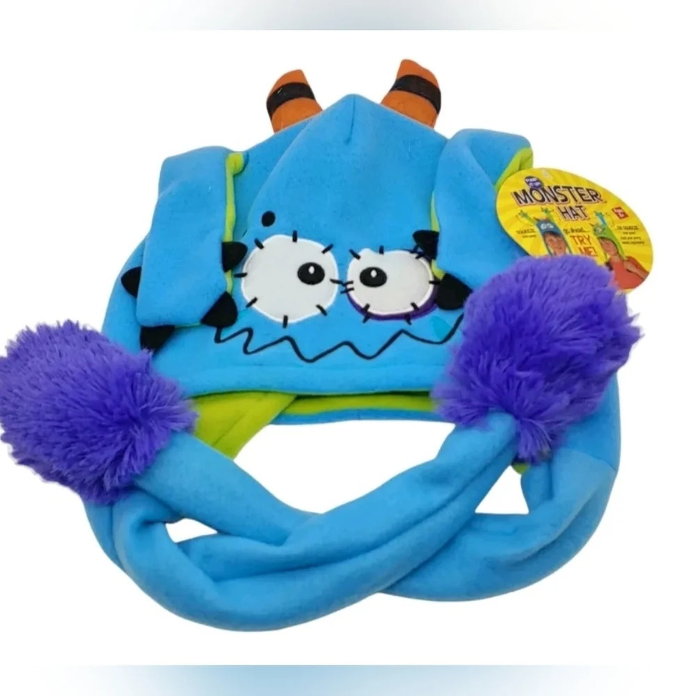 Pump It Up Monster Hat Blue  With Paw Pumps